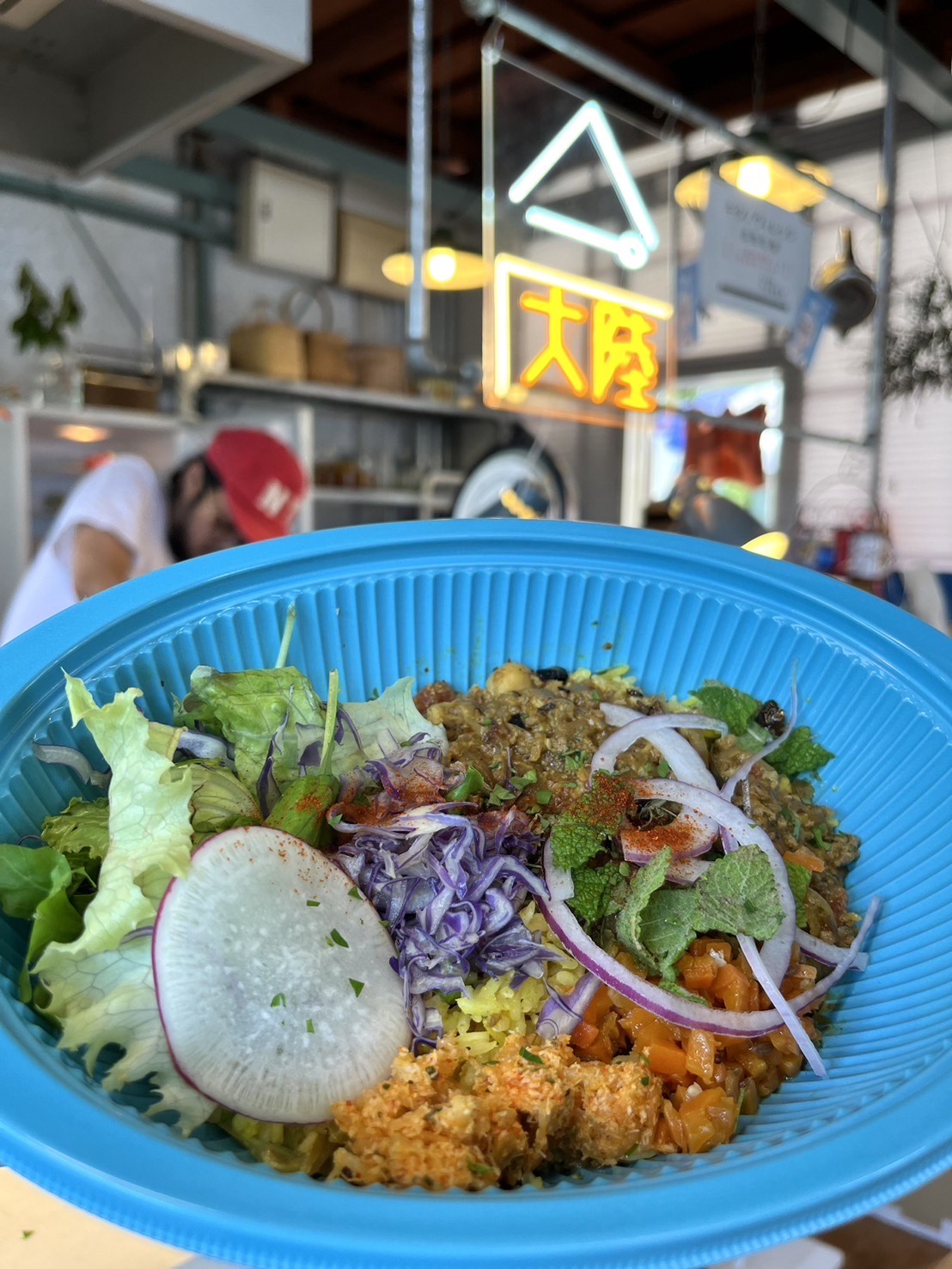 スパイスカレー大陸　料理とロゴ